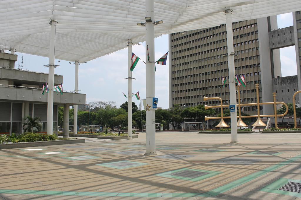 Hotel Cuarta Avenida Cali Exterior foto